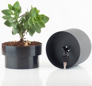 Castell Deco - Versteckter Safe in Form eines Blumentopfs in Schwarz