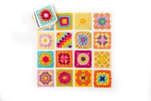 Granny Square Card Deck: 50 Mix and Match Designs - Dein ultimativer Begleiter für kreative Handarbeiten