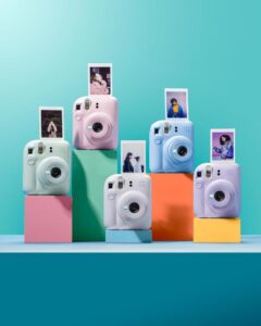 INSTAX Mini 12 Sofortbildkamera in Blossom-Pink - Perfekt für Selfies und Nahaufnahmen