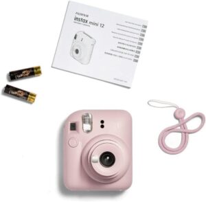 INSTAX Mini 12 Sofortbildkamera in Blossom-Pink - Perfekt für Selfies und Nahaufnahmen